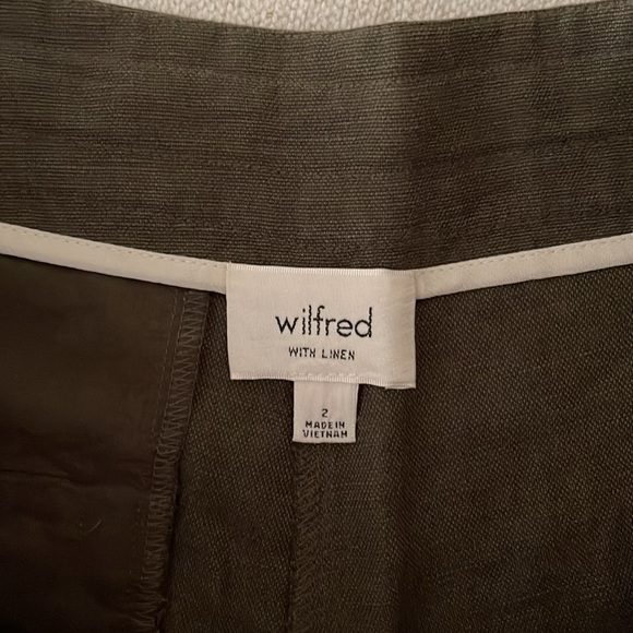 Green Linen Wilfred Shorts - Picture 3 of 4